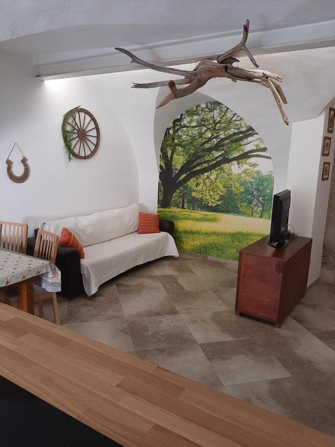 Karin Apartment Arco Luaran gambar