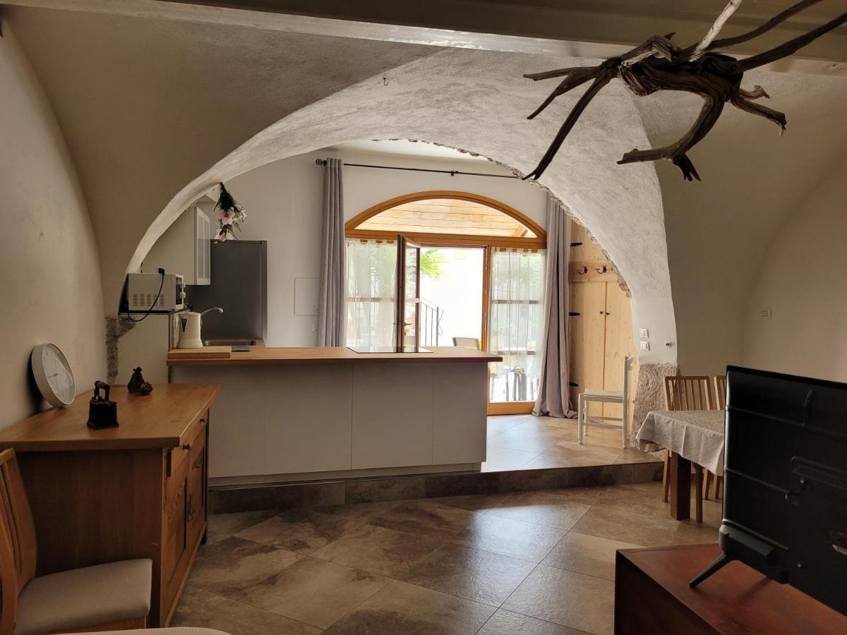Karin Apartment Arco Luaran gambar